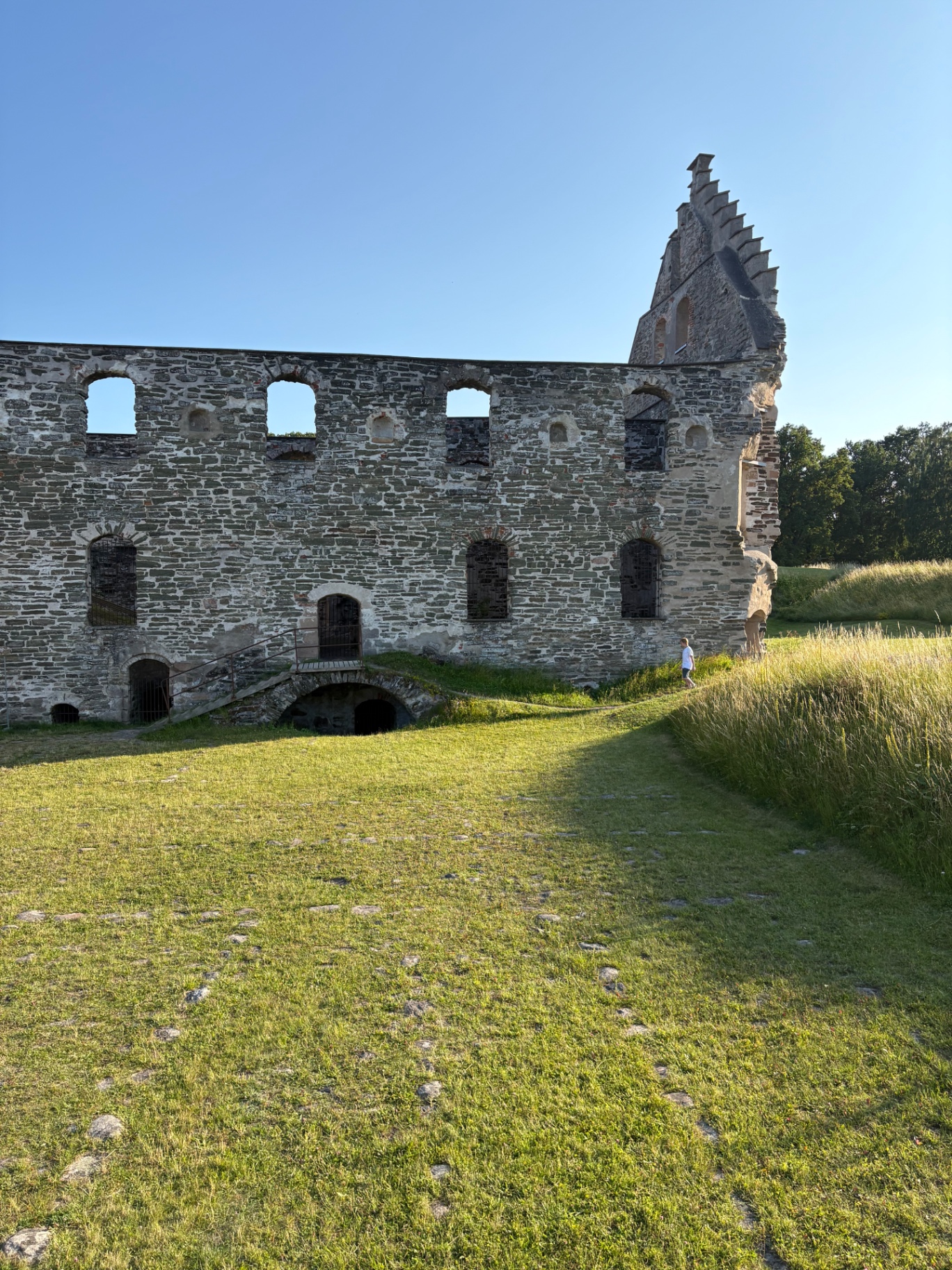 Ruin i sommarkväll